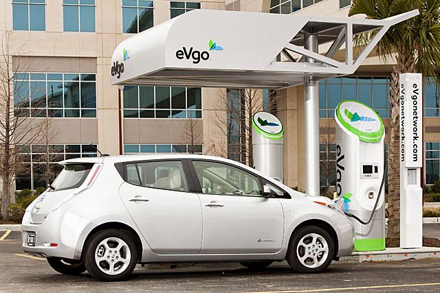energy及evgo network,预计在1年半内将目前美国境内的充电站数量再